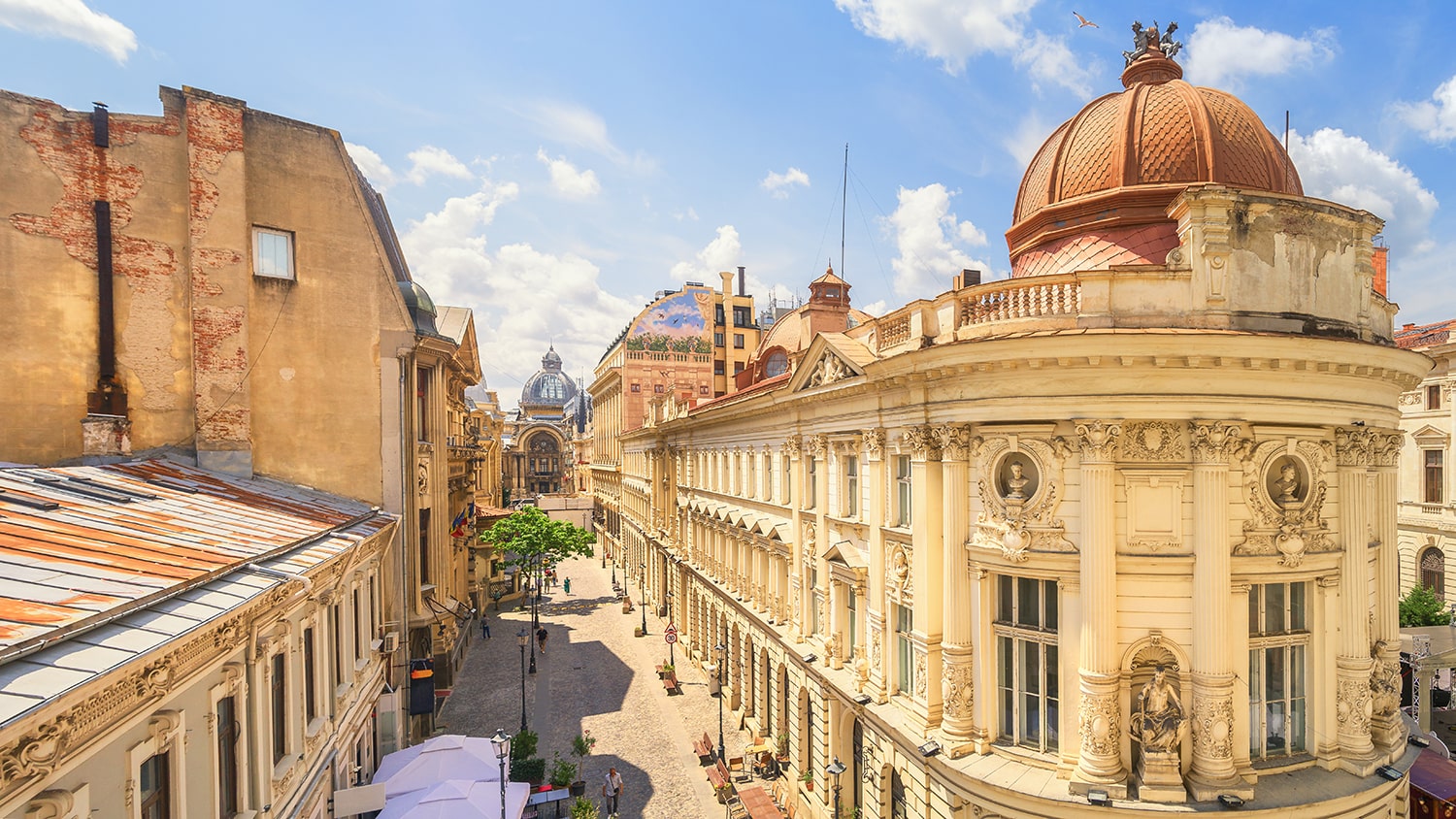 10 Must-See Places in Romania. Bucharest Old Town