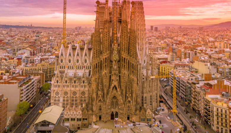 Top 10 Must-See Places in Barcelona